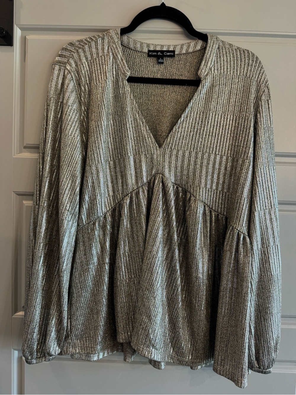 Kim & Cami Silver Metallic V-Neck Peplum Tunic